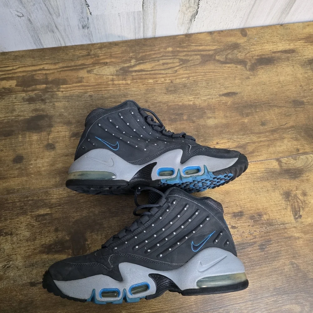 Nike Men's Gray Athletic Shoes Size 8